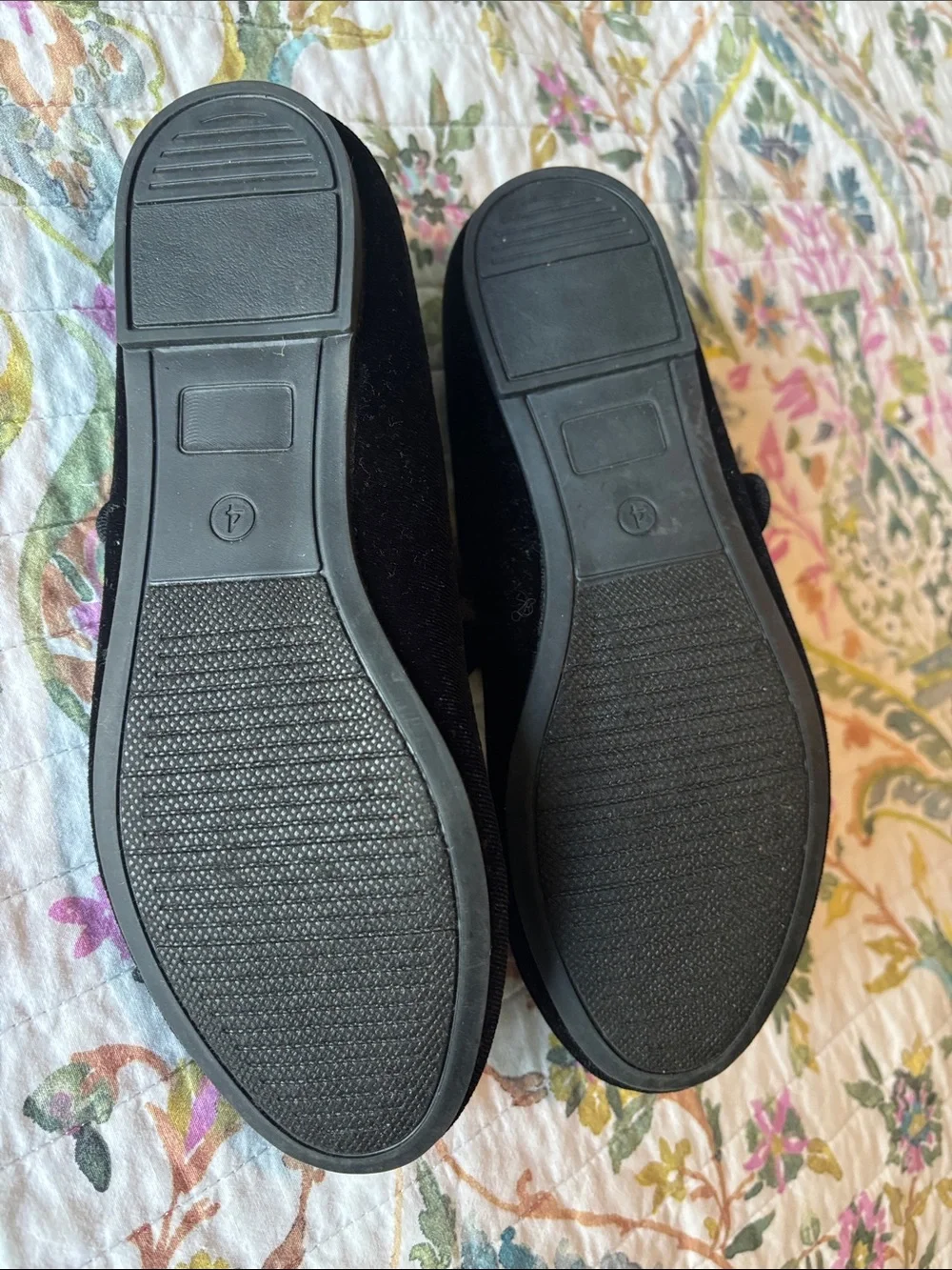 cupcakes & cashmere Black Velour/Velvet Girls' Mary Jane Flats